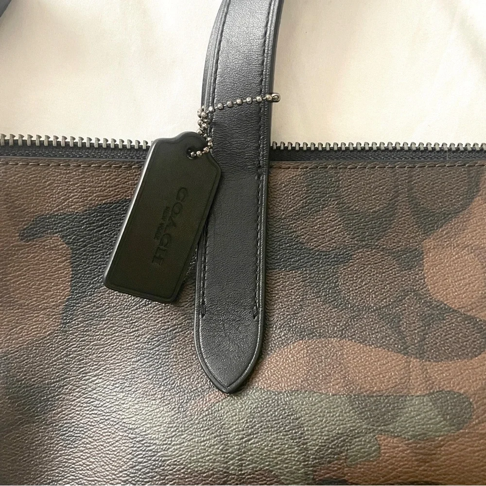 【Coach 】Graham Foldover Tote in Signature Canvas with Camo Print